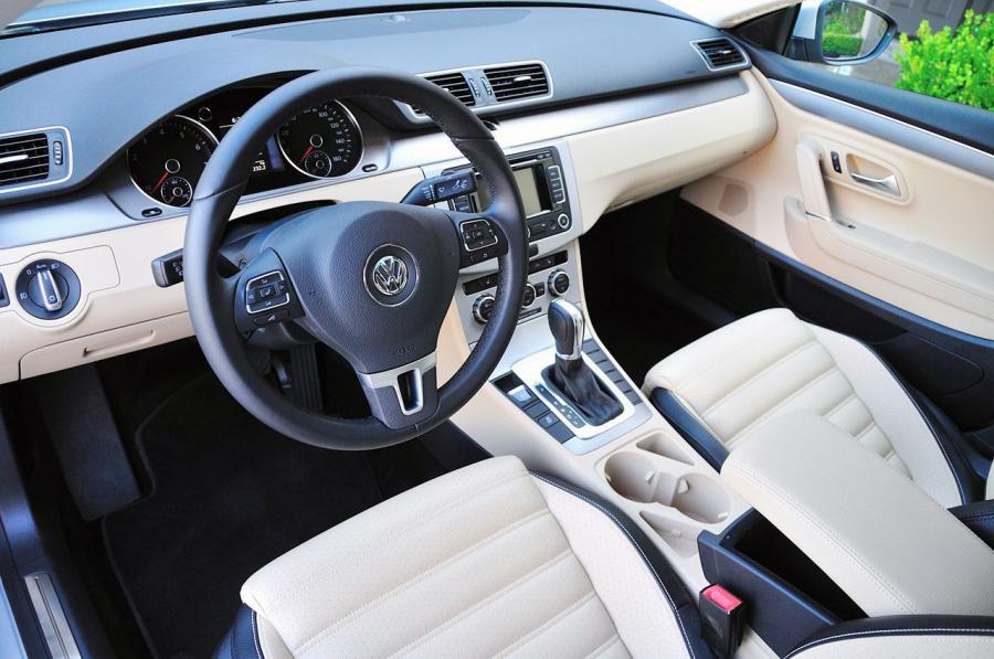  Volkswagen Passat CC 2013 года  (фото 30 из 87)